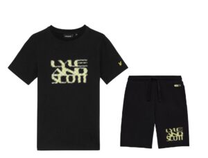 Lyle & Scott Set Formation